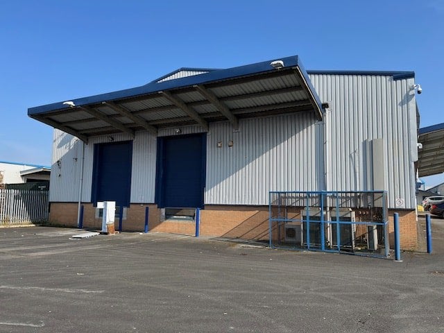 Phoenix Clos, Heywood to rent Building Photo- Image 1 of 4