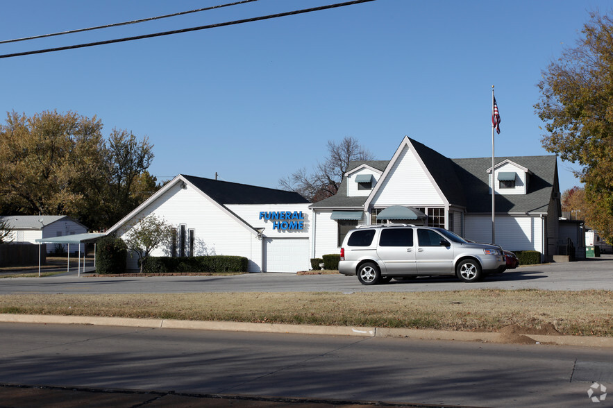 1823 W 51st St, Tulsa, OK for sale - Building Photo - Image 2 of 11