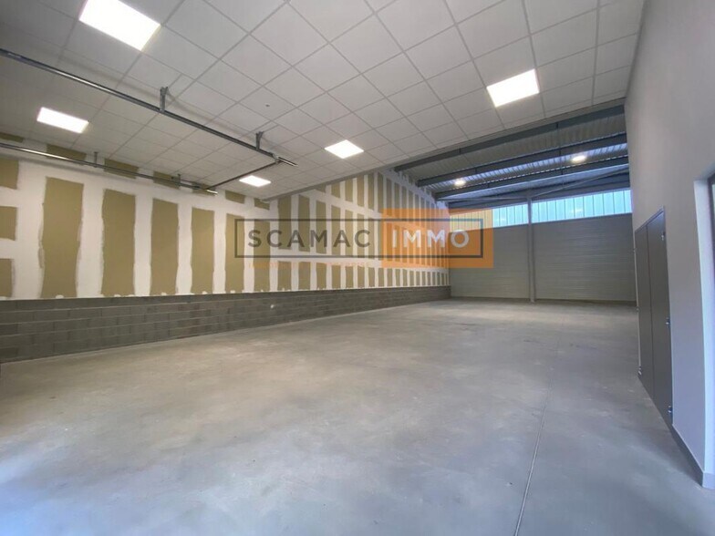 Light Industrial in Buc to rent - Interior Photo - Image 3 of 4