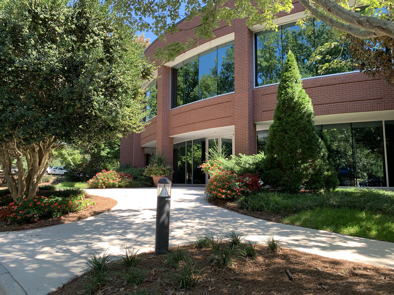 2841 Plaza Pl, Raleigh, NC for sale - Building Photo - Image 1 of 1