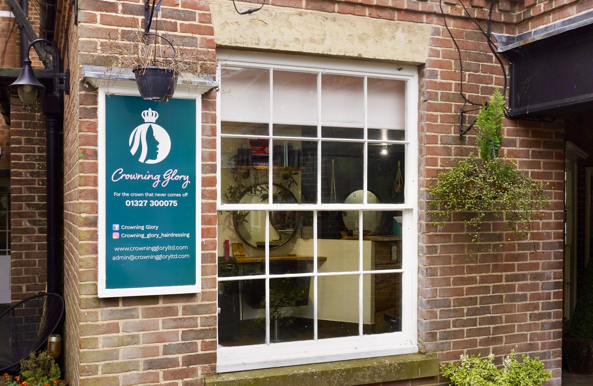 5 Bishops Ct, Daventry to rent Building Photo- Image 1 of 4
