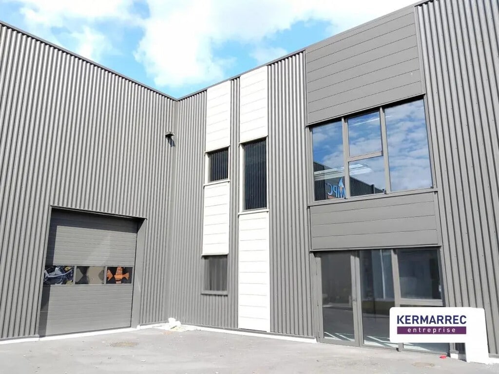 Location Local d'activités 370 m² - Photo 1