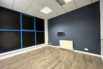 10 Bradley St, Manchester to rent Interior Photo- Image 1 of 4