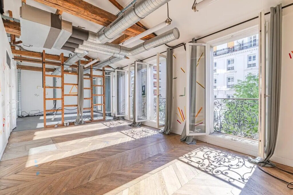 Location Bureaux 220 m² - Photo 1
