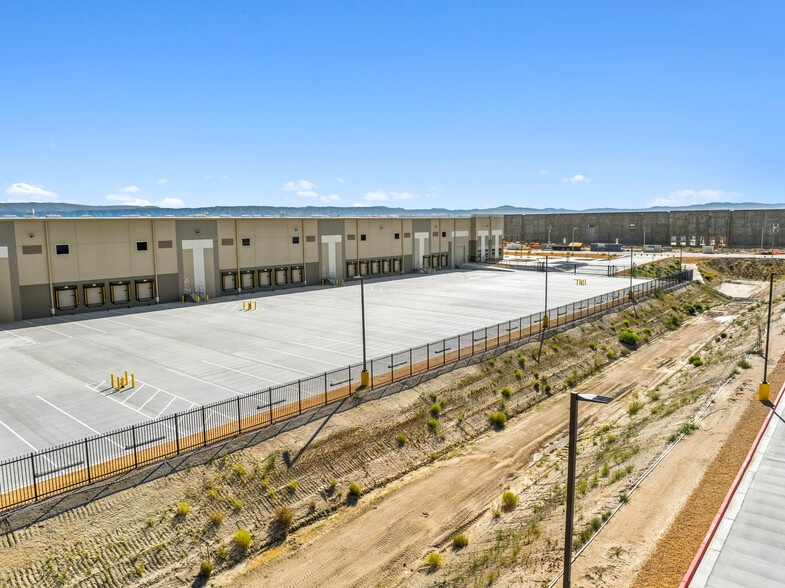 46950 N 45th Street W, Lancaster, CA to rent - Building Photo - Image 2 of 4