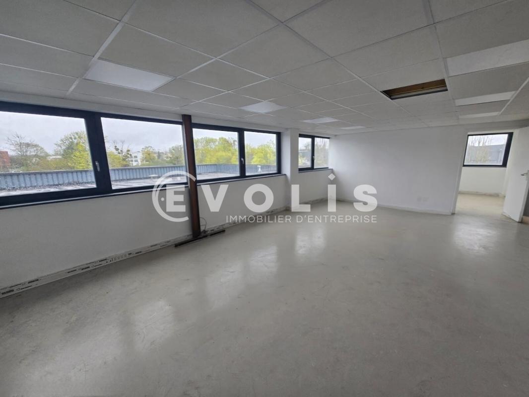 Light Industrial in Evry Courcouronnes to rent Interior Photo- Image 1 of 8