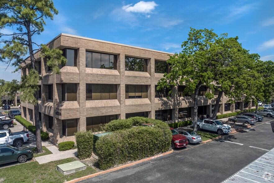 8554 Katy Fwy, Houston, TX to rent - Building Photo - Image 1 of 68