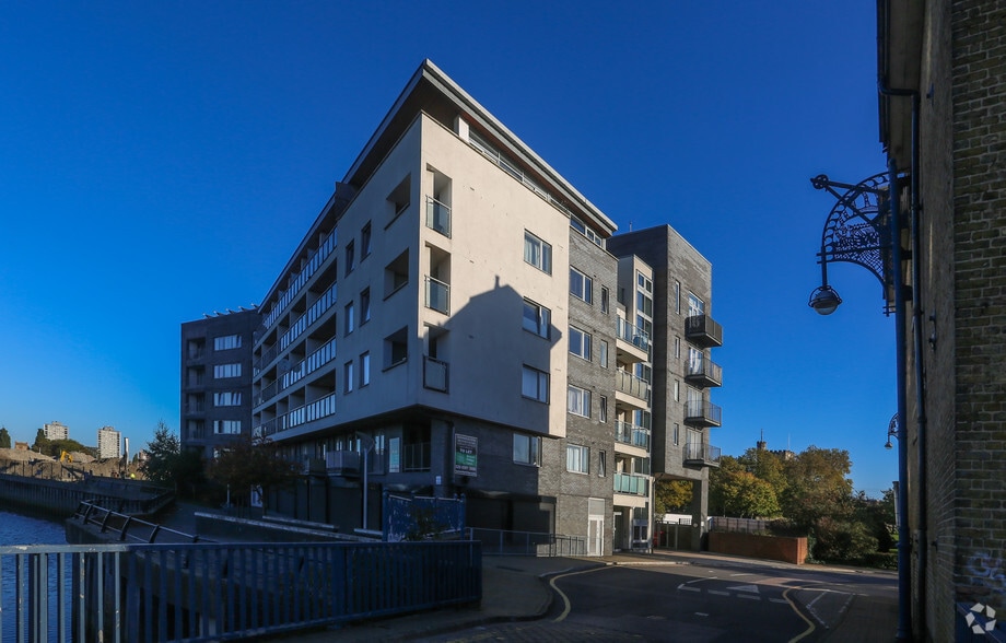 Highbridge Rd, Barking for sale - Primary Photo - Image 1 of 1