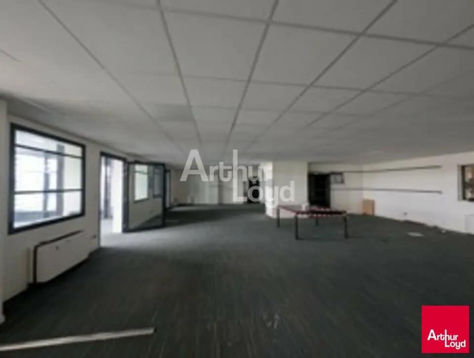 Location Local d'activités 6 100 m² - Photo 1