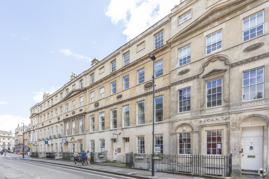 5-6 Queen Sq, Bath to rent - Building Photo - Image 2 of 4