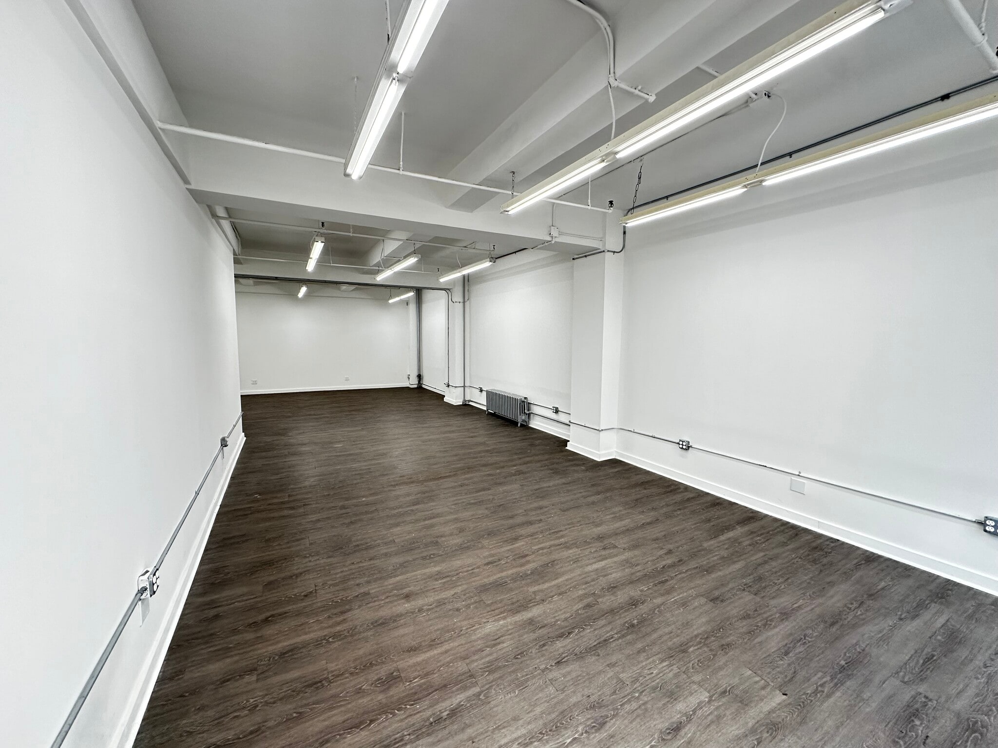 325 W 38th St, New York, NY to rent Interior Photo- Image 1 of 6