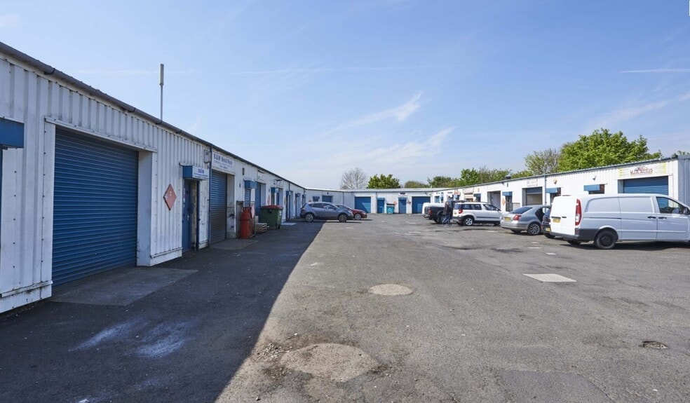 Whickham Industrial Estate, Newcastle Upon Tyne for rent - Primary Photo - Image 1 of 4