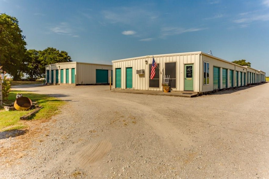 261 Private Road 3333, Bridgeport, TX for sale - Primary Photo - Image 1 of 6