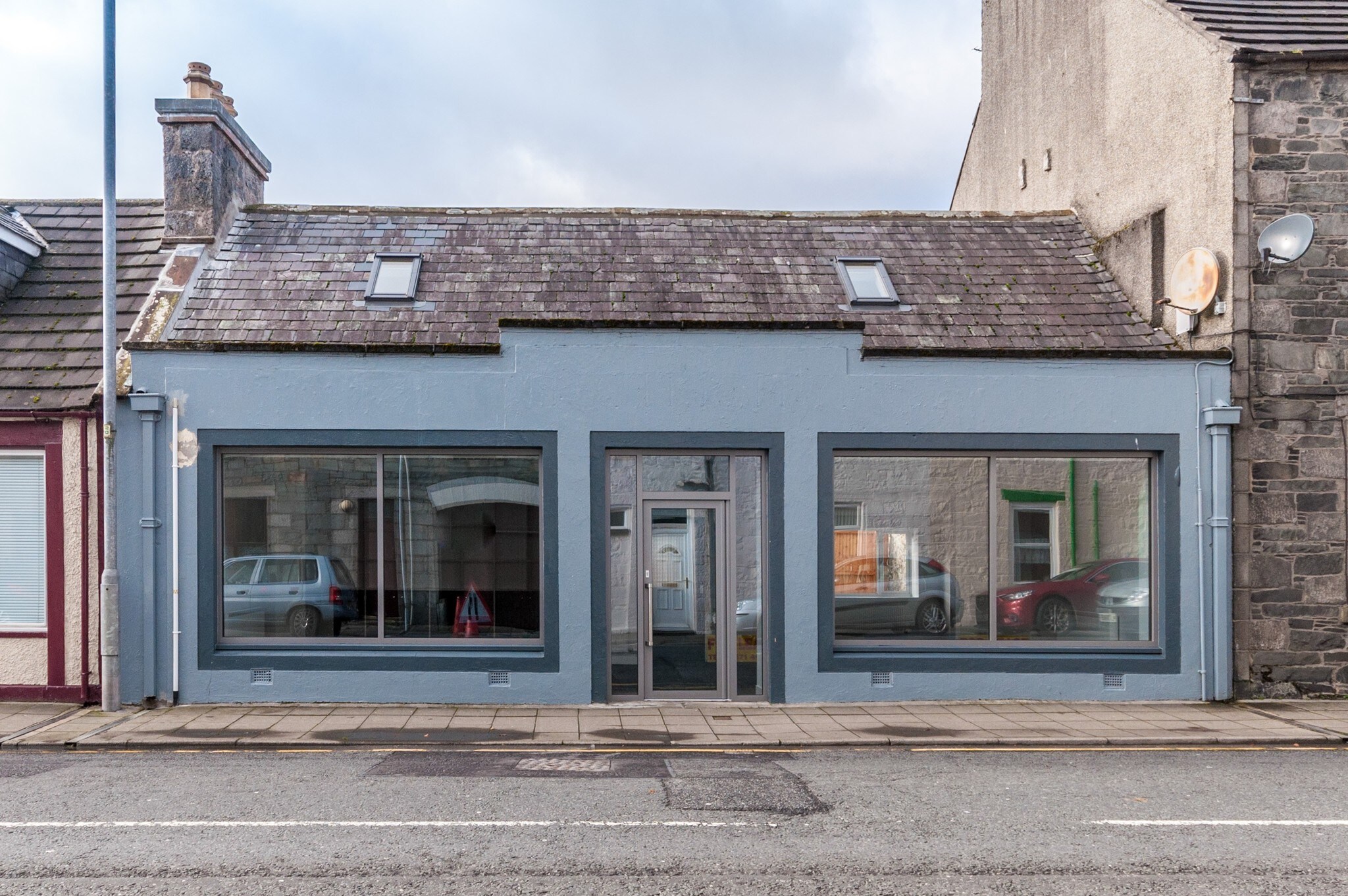 37 Queen St, Newton Stewart for sale Primary Photo- Image 1 of 1