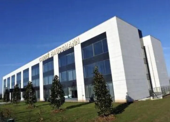 10 Allée De La Connaissance, Lieusaint to rent - Building Photo - Image 2 of 6