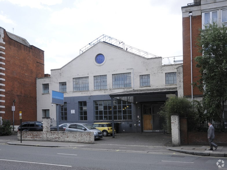 327-329 Harrow St, London to rent - Building Photo - Image 2 of 2