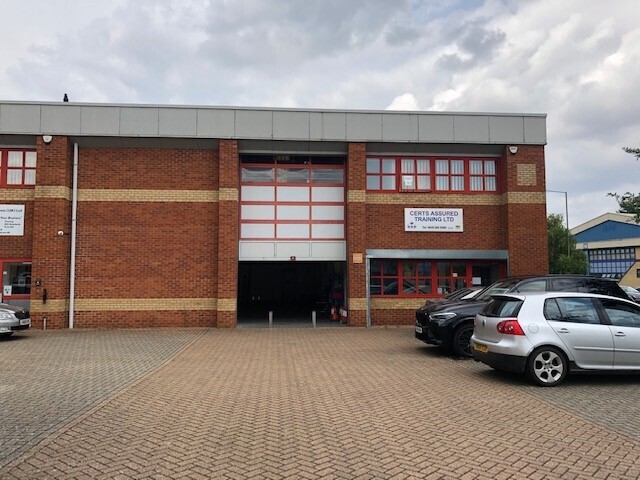 25 Letchworth Business Park, Letchworth Garden City to rent - Building Photo - Image 2 of 5