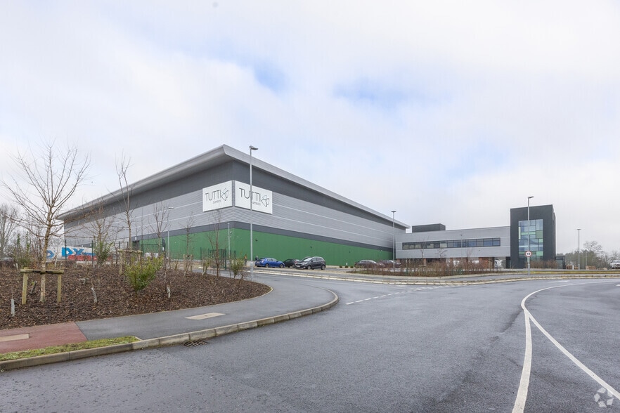 The Midway, Milton Keynes to rent - Primary Photo - Image 1 of 3