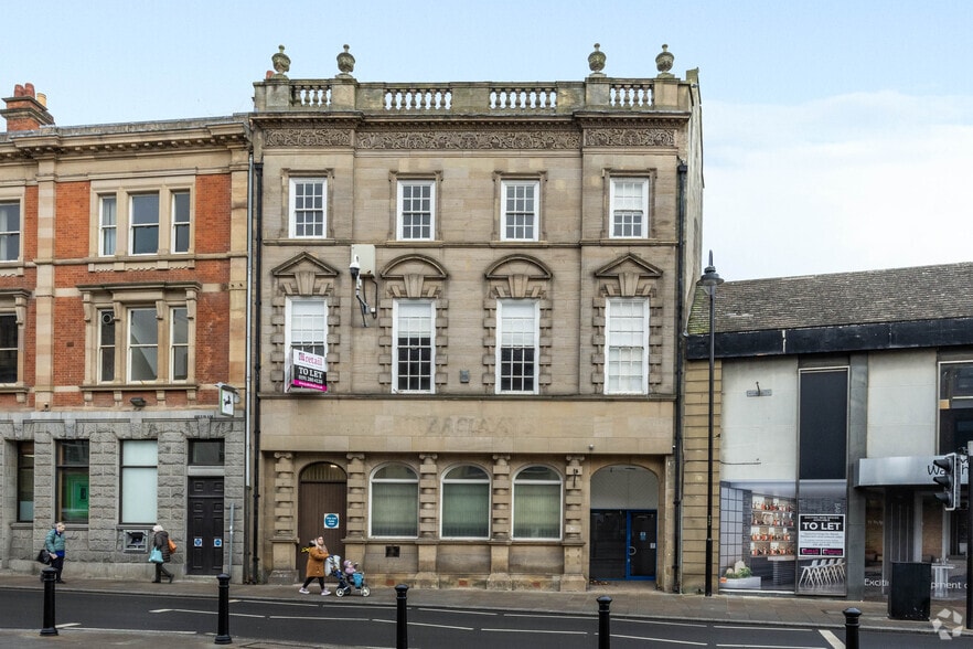 4 Priestpopple, Hexham to rent - Building Photo - Image 2 of 2