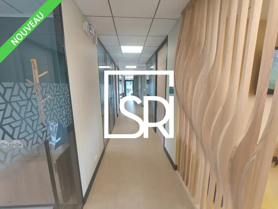 Location Bureaux 225 m² - Photo 1