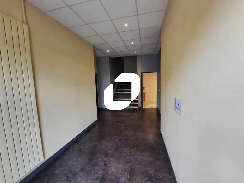 10 Ter Avenue Du Québec, Villebon-sur-Yvette to rent - Interior Photo - Image 2 of 12