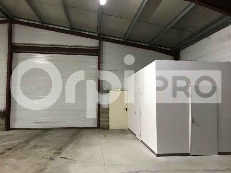 Light Industrial in Cestas to rent - Interior Photo - Image 3 of 8