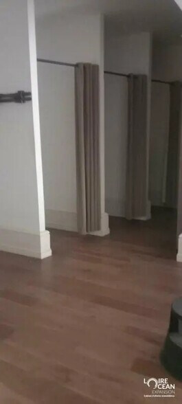 Retail in Nantes to rent - Interior Photo - Image 3 of 11