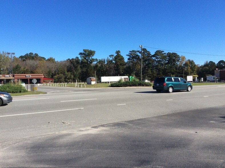 120 Andrews Rd, Fayetteville 28311 Andrews Commons UK