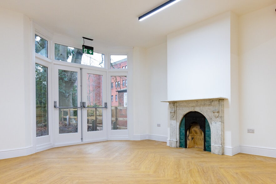 2 Greenfield Cres, Birmingham to rent - Building Photo - Image 2 of 4