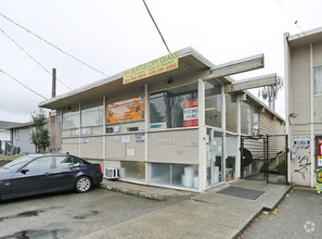 11728 Aurora Ave N, Seattle, WA for rent Primary Photo- Image 1 of 5