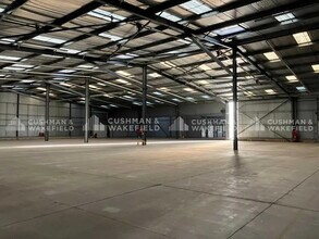 105 Rue Francois Hennebique, Aix-en-Provence to rent Interior Photo- Image 1 of 5