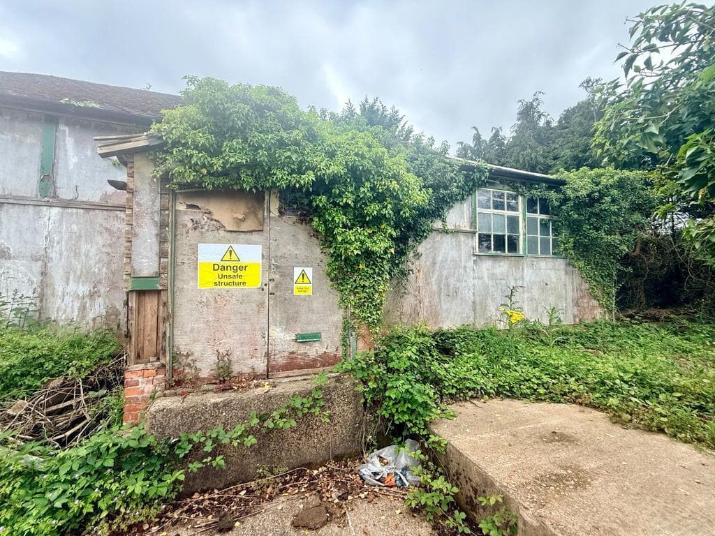 Pashley Rd, Wadhurst to rent Building Photo- Image 1 of 10