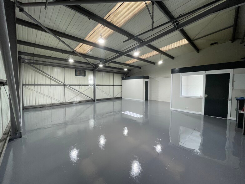 Woodgate Way S, Glenrothes to rent - Building Photo - Image 2 of 4