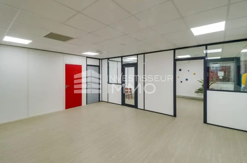 Office in Villiers-sur-Marne to rent Interior Photo- Image 1 of 4