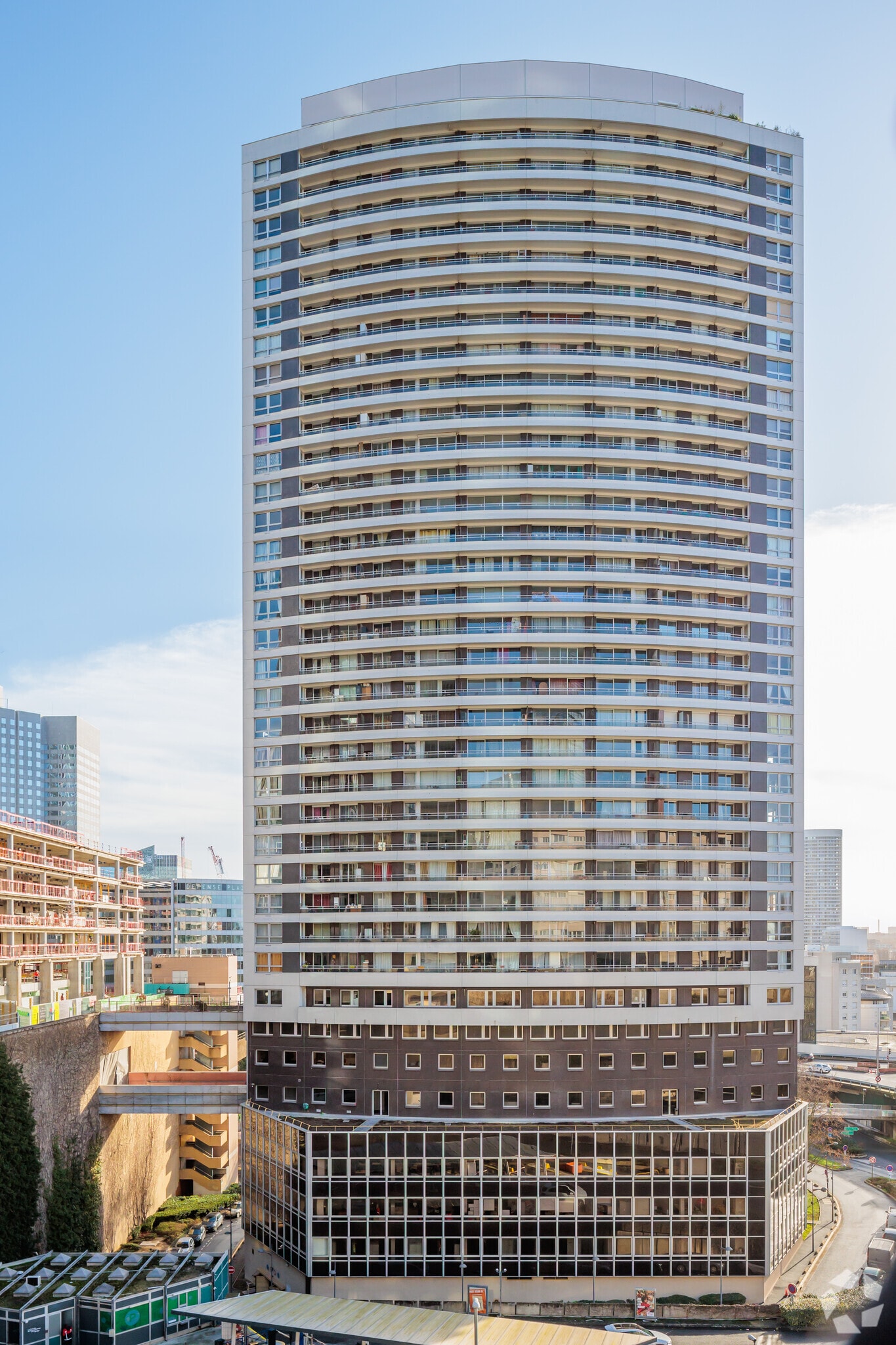 1 Place Du Sud, Puteaux to rent Building Photo- Image 1 of 17