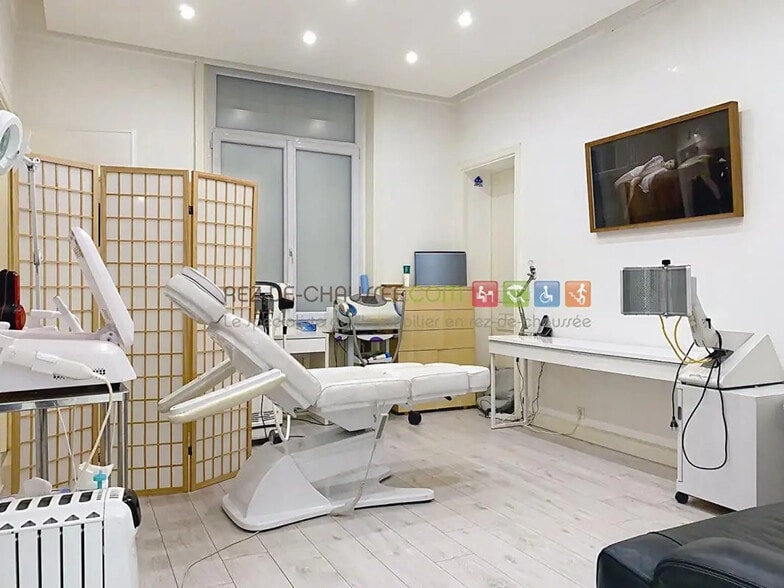 Build-to-Rent in Paris for sale - Interior Photo - Image 2 of 10