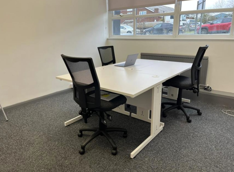 Wilbury Way, Hitchin to rent Interior Photo- Image 1 of 2