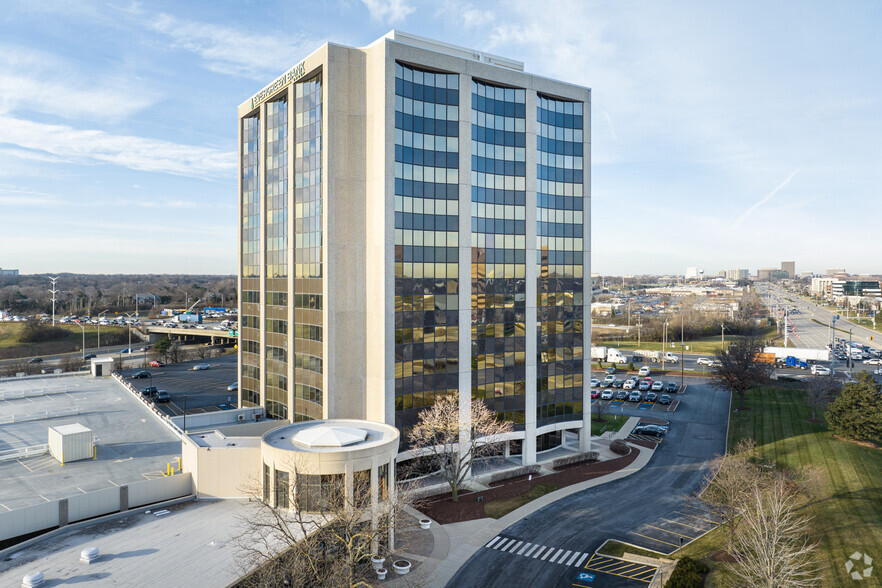 1415 W 22nd St, Oak Brook, IL for rent - Building Photo - Image 2 of 49