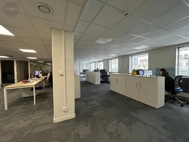Office in Lyon to rent - Interior Photo - Image 2 of 7