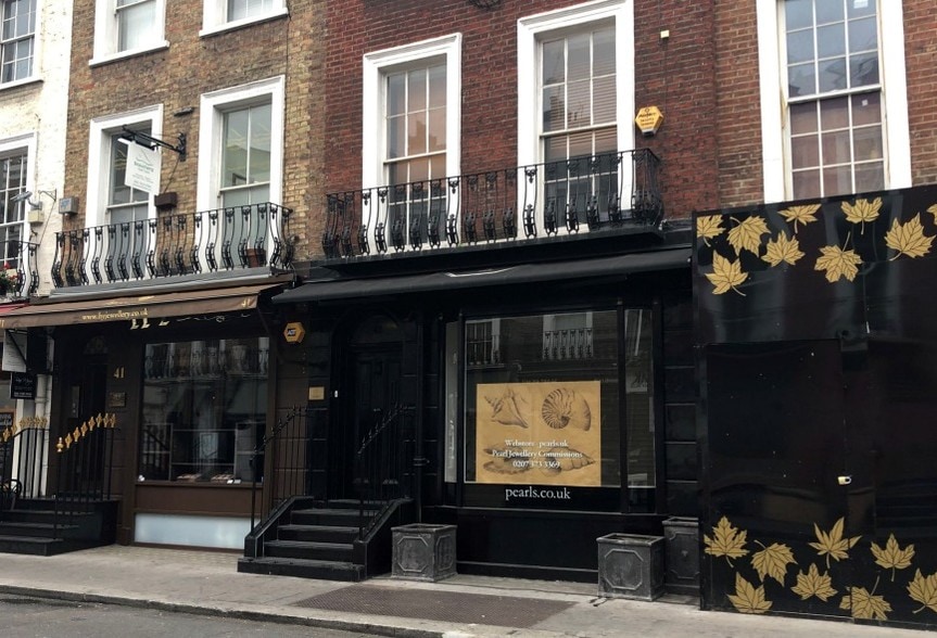 42 Beauchamp Pl, London for sale - Building Photo - Image 1 of 1