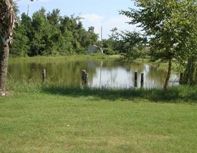 2178 Longfellow Rd, Bay Saint Louis, MS for sale Primary Photo- Image 1 of 17