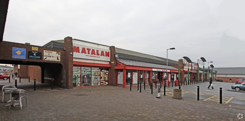 Dragonville Retail Park portfolio of 5 properties for sale on LoopNet.co.uk - Building Photo - Image 1 of 8