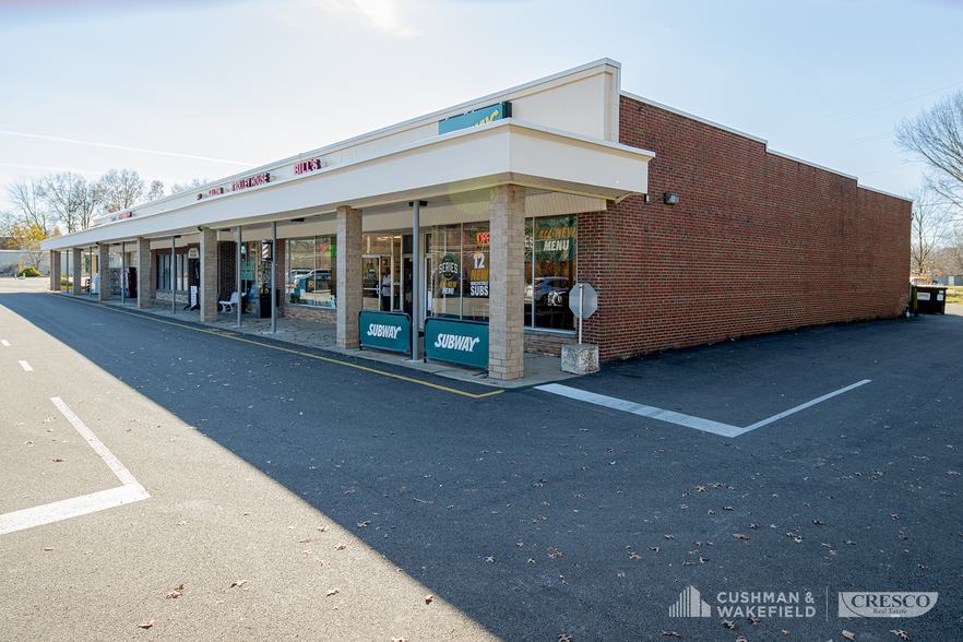 7100 Columbia Rd, Cleveland, OH for rent - Building Photo - Image 3 of 5