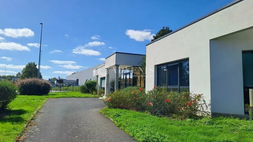 Office in Carquefou to rent - Building Photo - Image 2 of 9