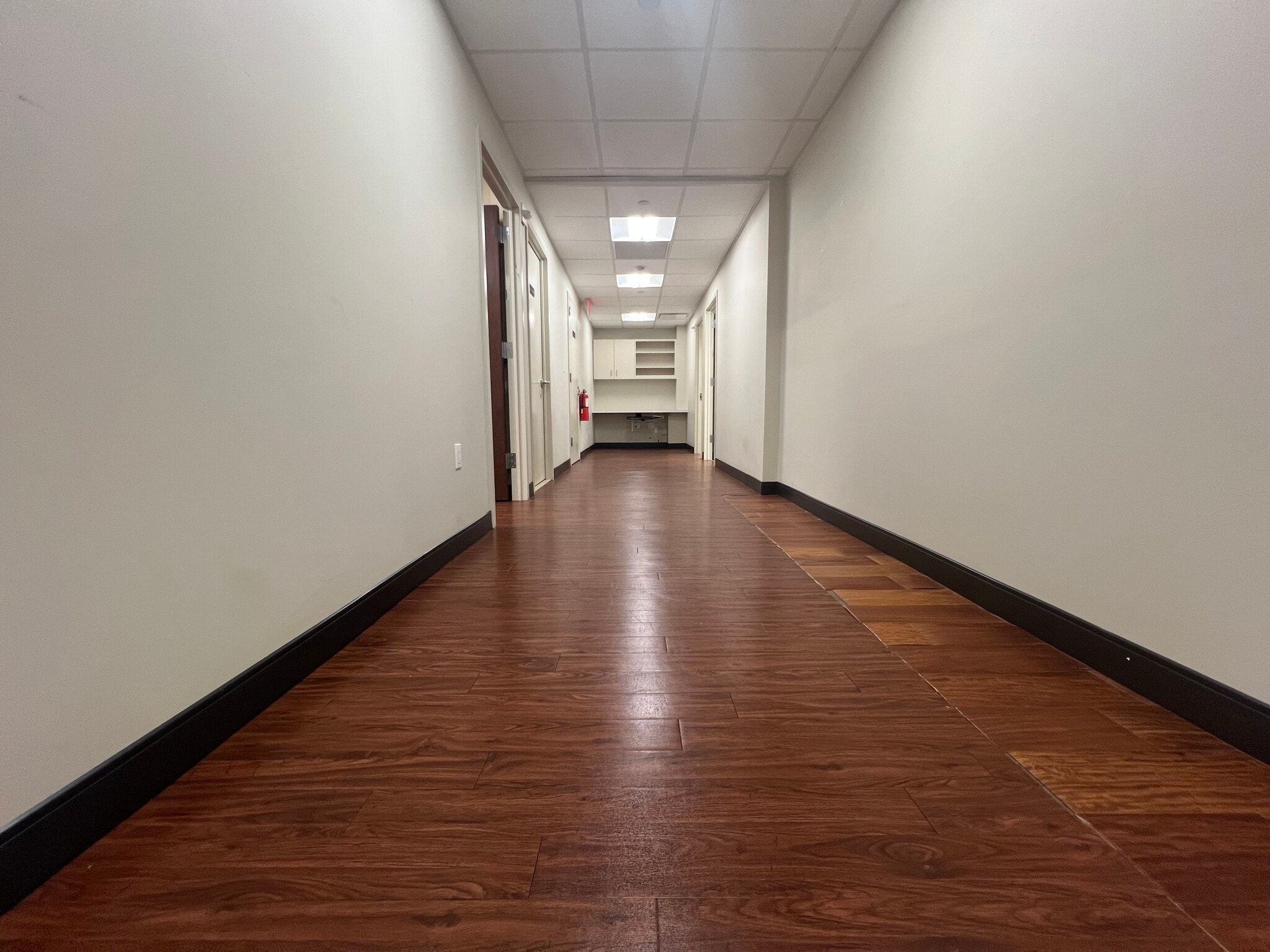 16 E 52nd St, New York, NY to rent Interior Photo- Image 1 of 11