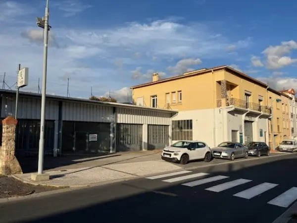 Vente Local d'activités 585 m²