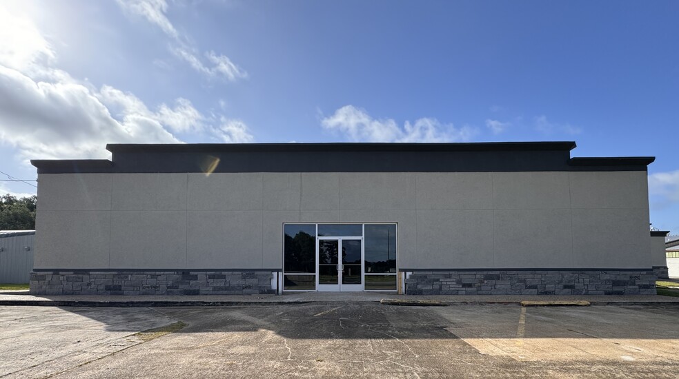 930 Hwy 59, Livingston, TX for sale - Building Photo - Image 1 of 7