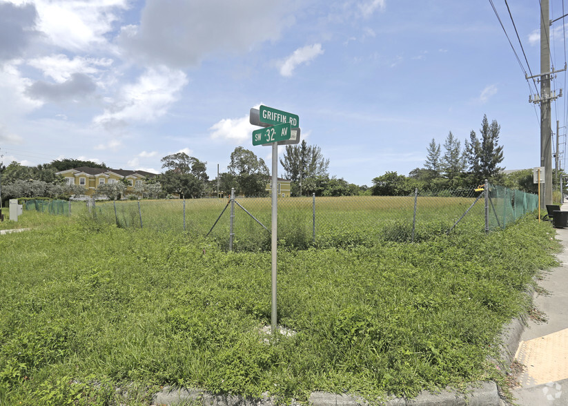 3100 Griffin Rd, Fort Lauderdale, FL for sale - Primary Photo - Image 1 of 1