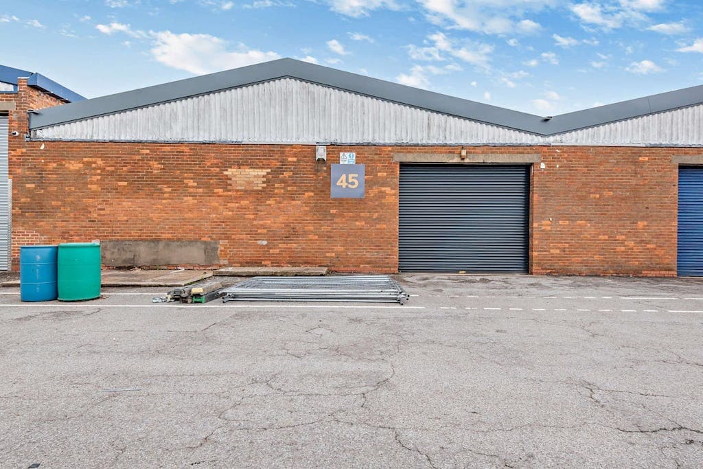 Corringham Rd, Gainsborough to rent Building Photo- Image 1 of 7