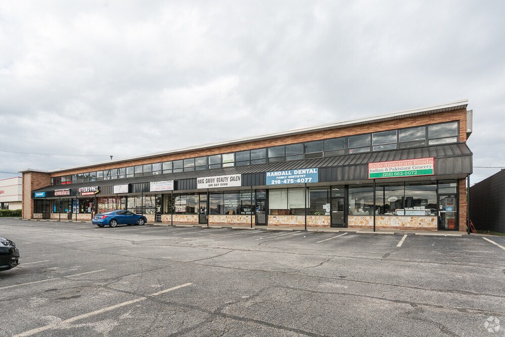 46144650 Warrensville Center Rd, North Randall 44128 Retail for Rent